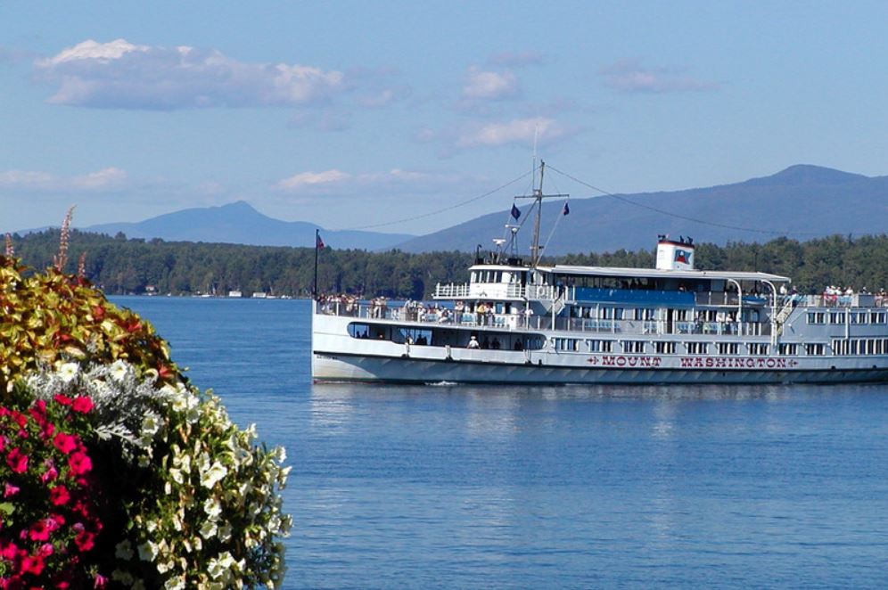 lake winnipesaukee cruise schedule